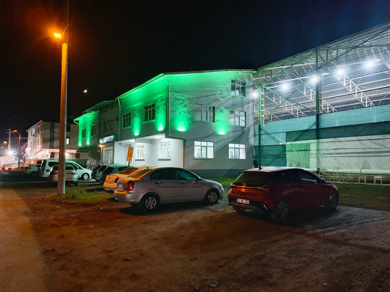Yıldız Arena Kapalı Halı Saha Eğlence Merkezi 4