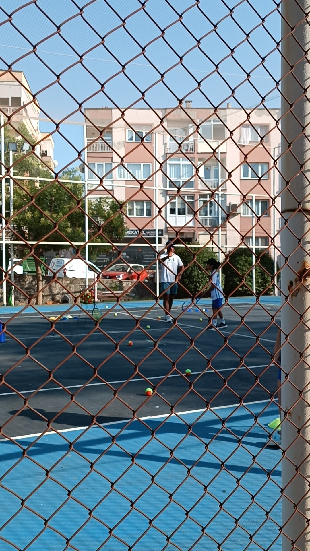 Karabağlar Belediyesi Basın Sitesi Tenis Kortu 5
