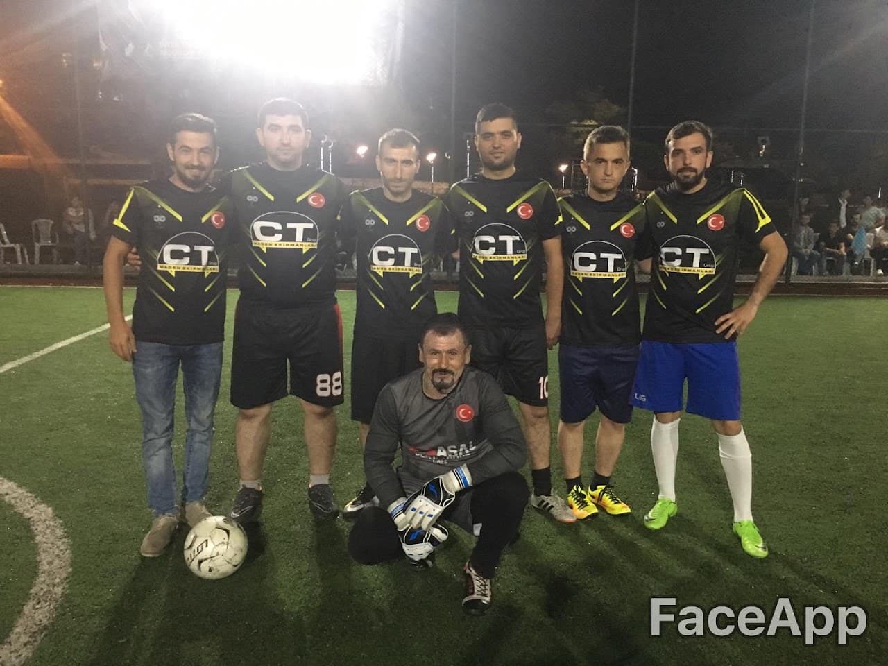 Kardeşler Halısaha 4