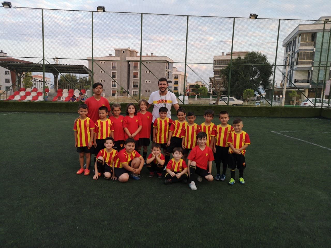 Şehit Fırat Yılmaz Çakıroğlu Spor Kompleksi 4