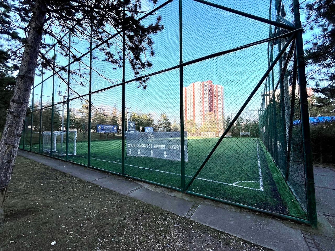 Ankara Atletik Halı Saha Tesisleri - Konutkent 2