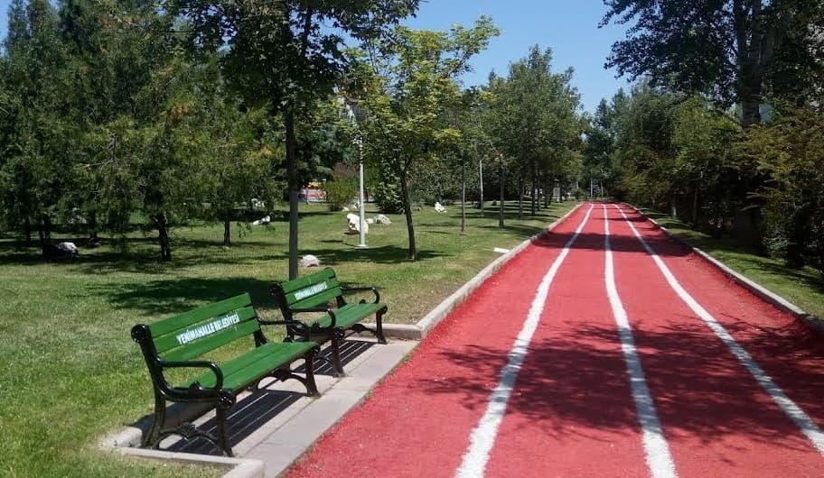 Halı Saha İsmail Hakkı Tonguç Parkı 2