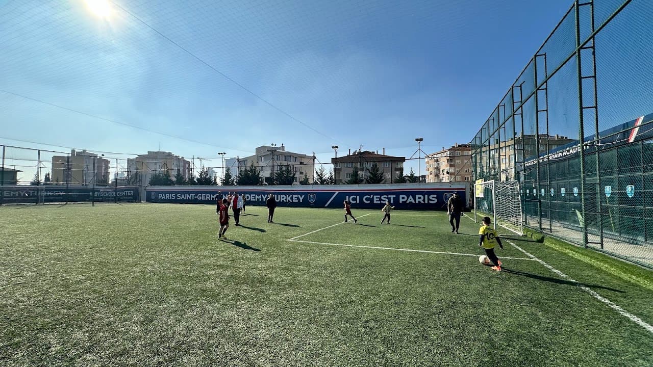 Öncü Halı Saha & Cafe 2