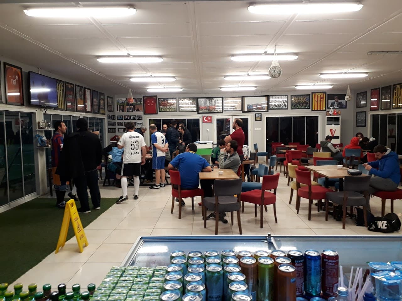 Öncü Halı Saha & Cafe 5