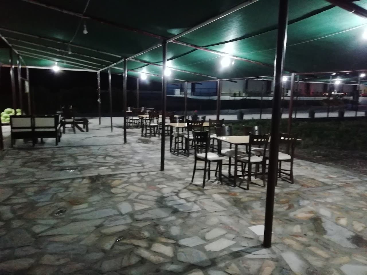 Ayasuluk Halı Saha ve Restaurant 4