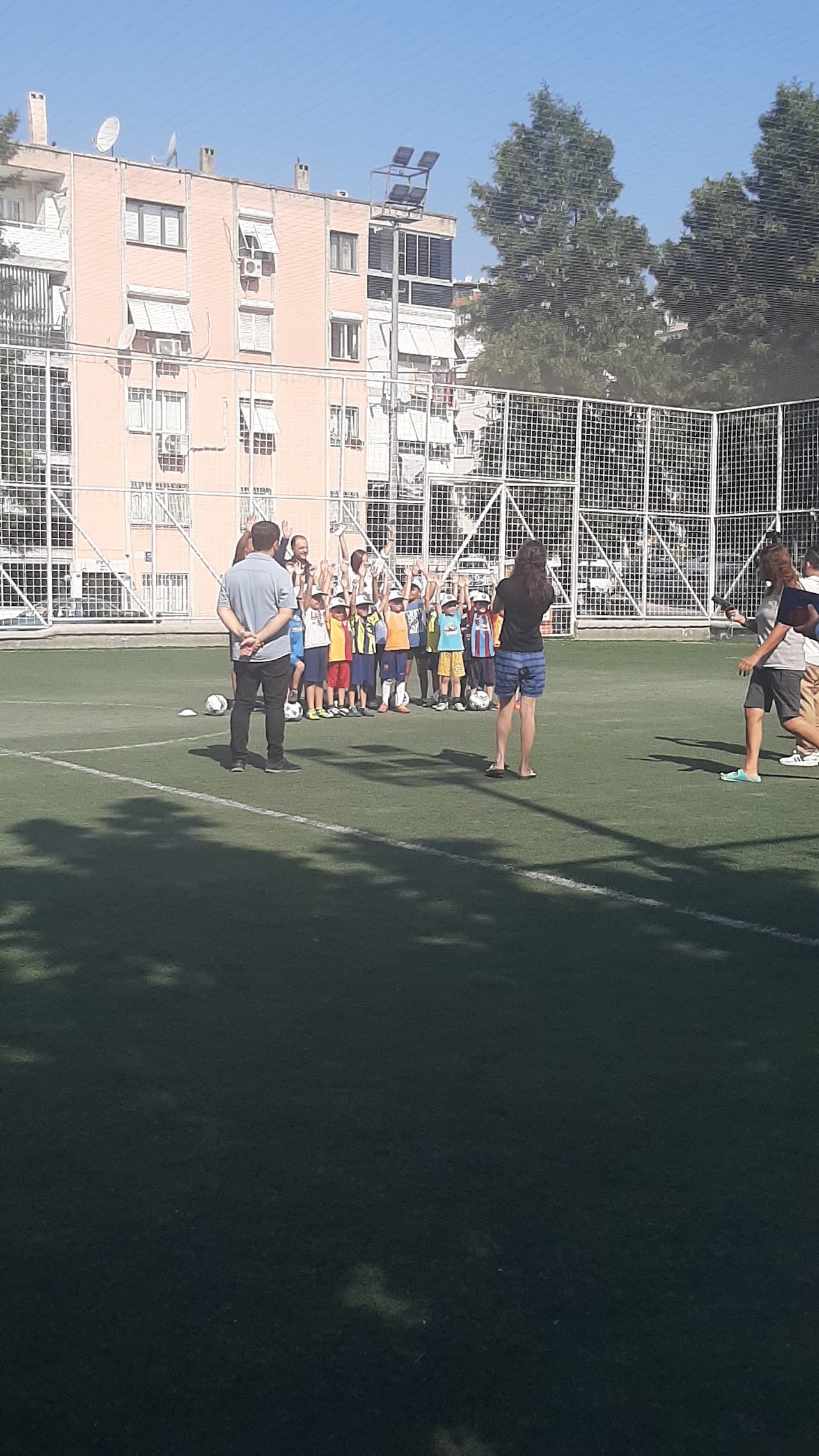 T.C Karabağlar Belediyesi Doğan Emültay Futbol Halı Saha