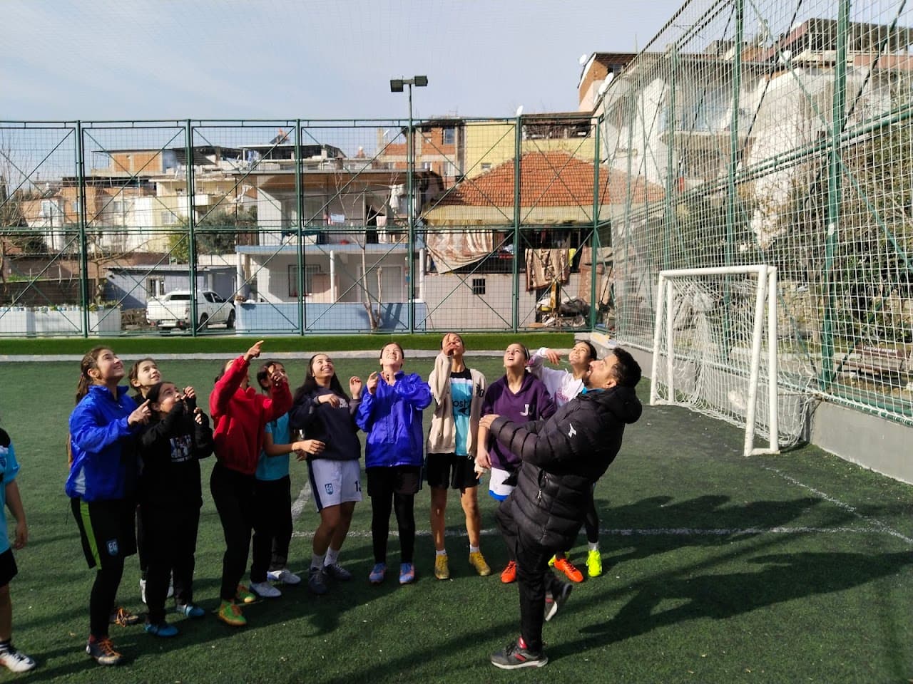T.C. Karabağlar Belediyesi Çanakkale 57. Alay Futbol Halı Saha