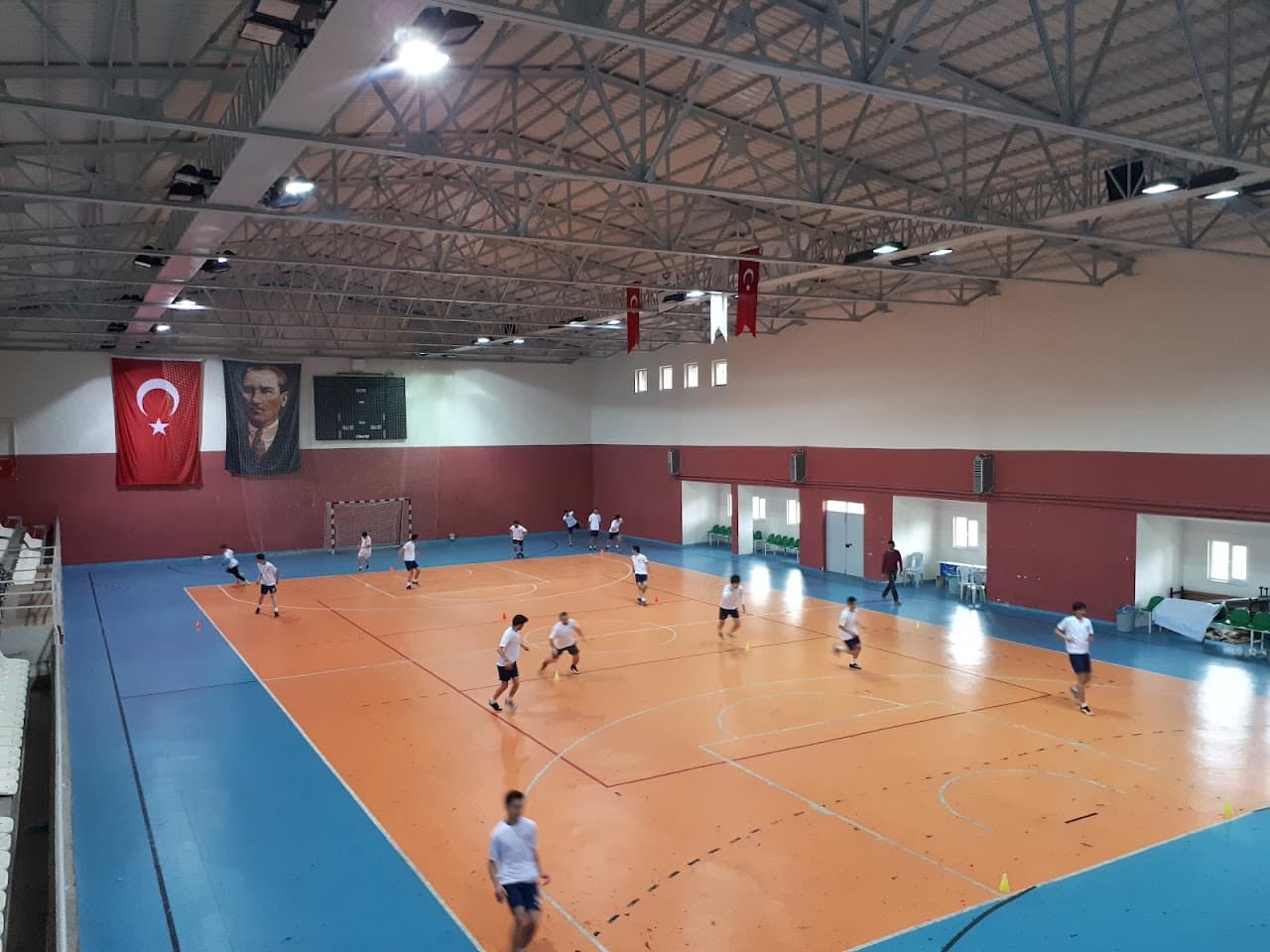 Taşova Spor Salonu