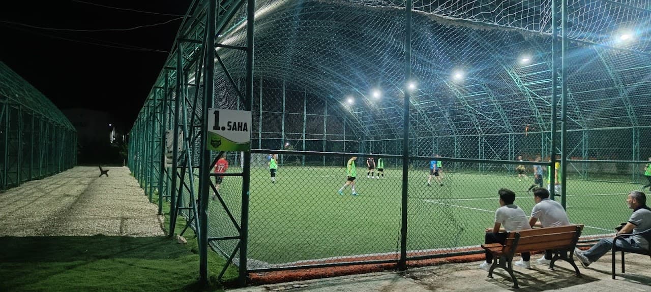 Karaca halı saha