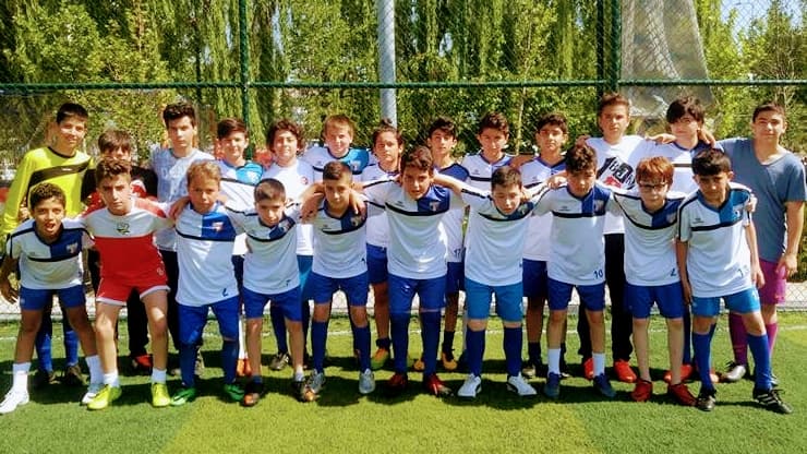 MAMAK ANKARA CİTY FUTBOL AKADEMİSİ (5-19 yaş kayıt) Lisanslı resmi maçlarda oyna