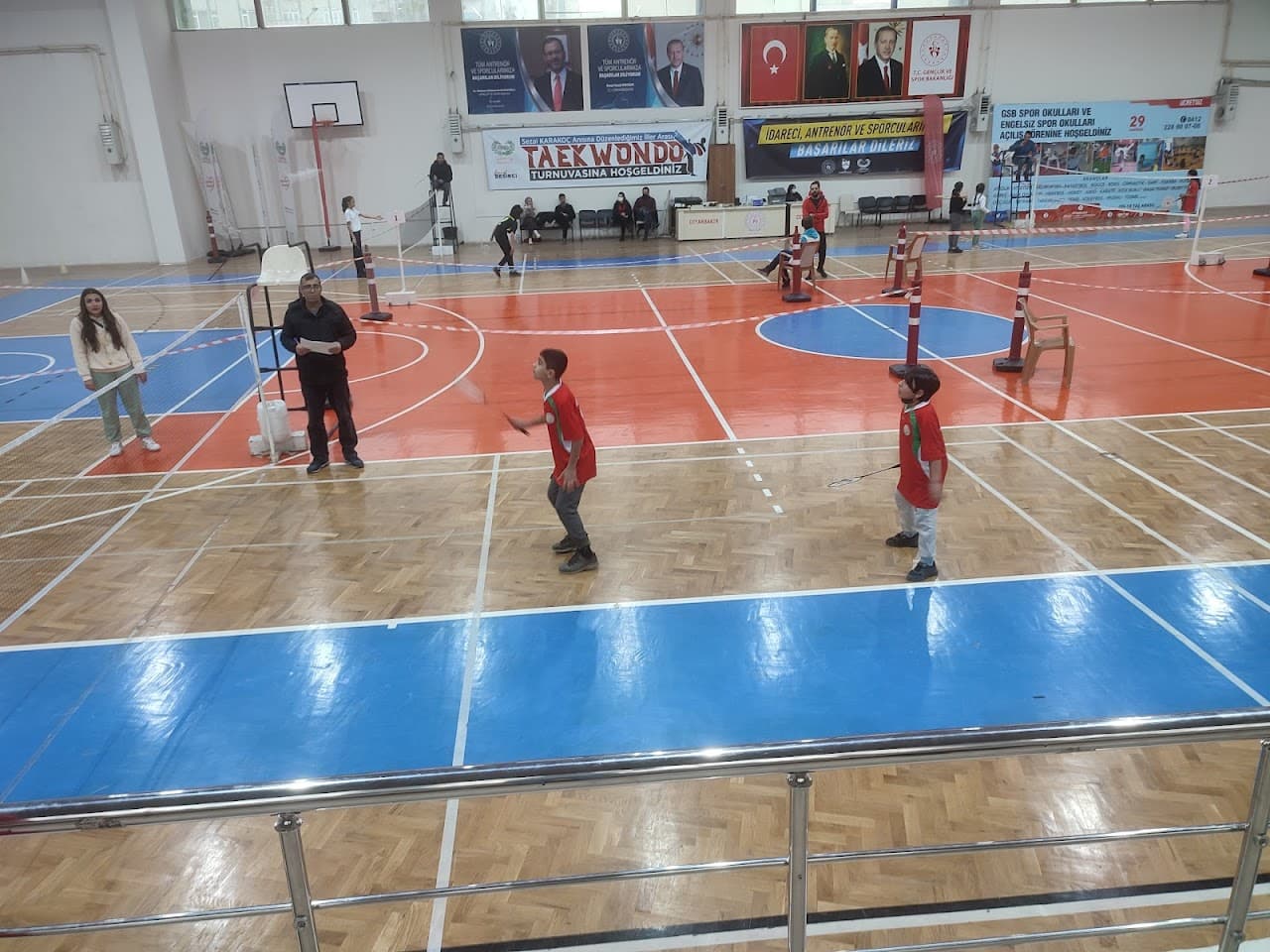 Şehit Polis Halit Gürsel Spor Kompleksi