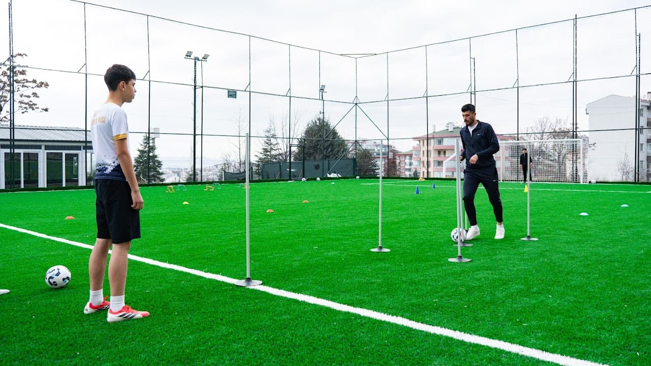 Batıtepe Futbol Akademi | Batıkent |