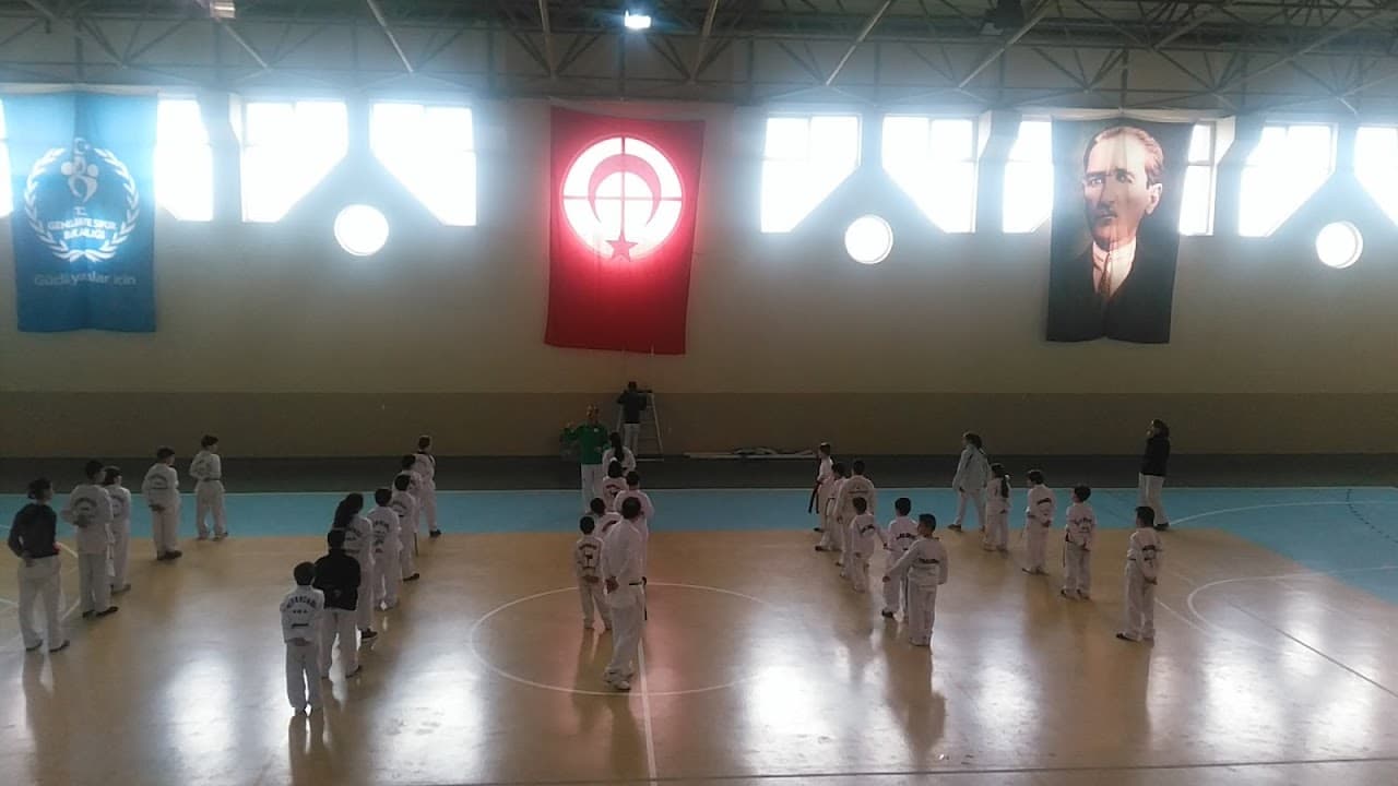 Pınarhisar Kapalı Spor Salonu 4