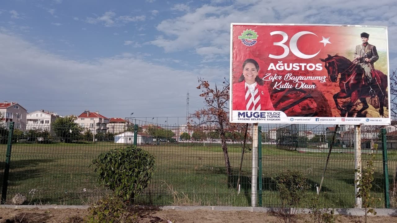 Futbol Sahası 2