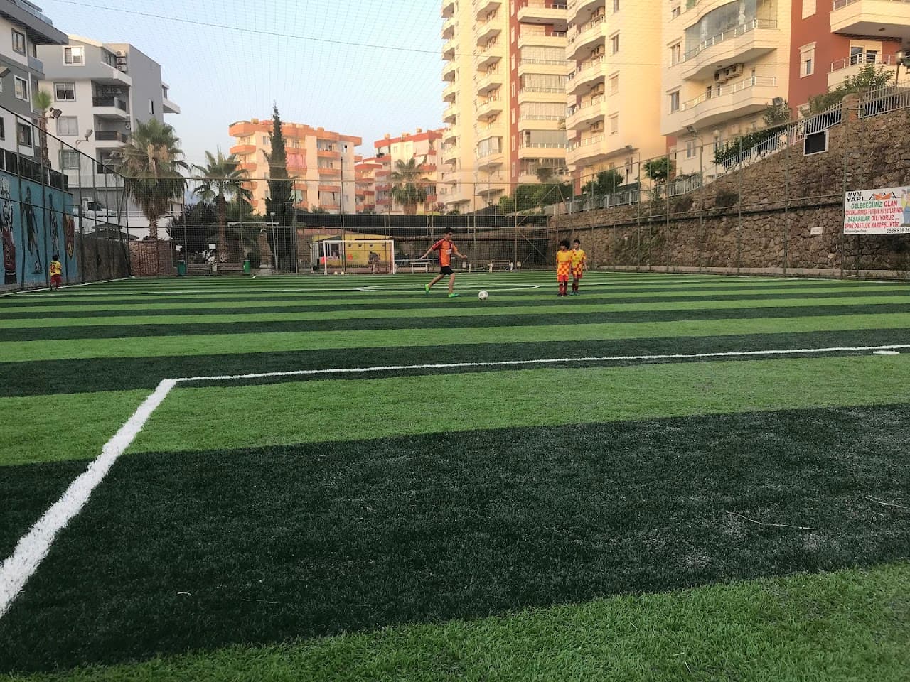 tosmur halı saha