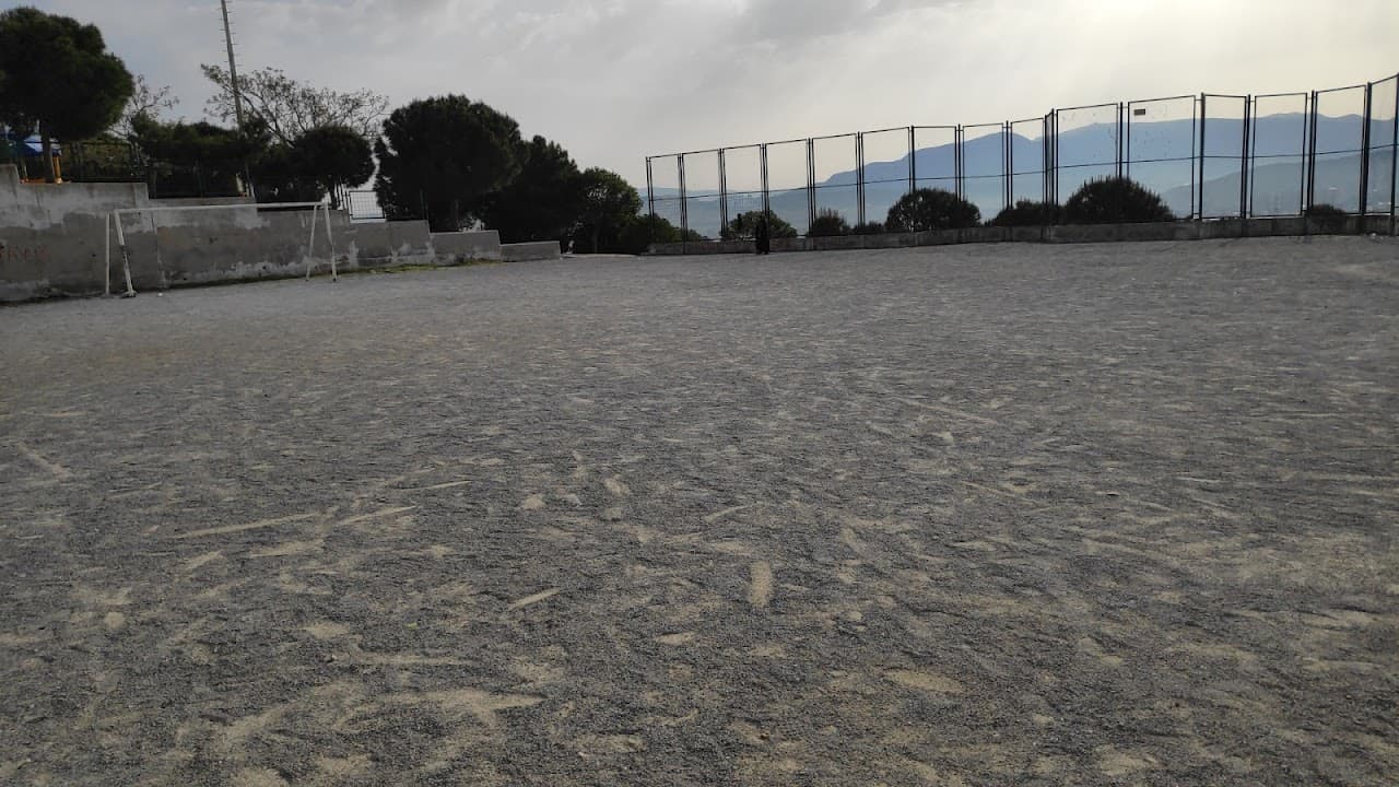 Peker Mahallesi Futbol Sahası