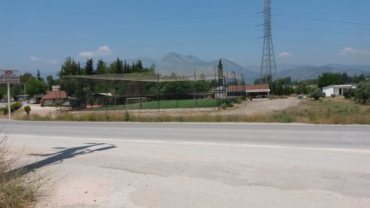 Öz Şampiyon Halı Saha 3