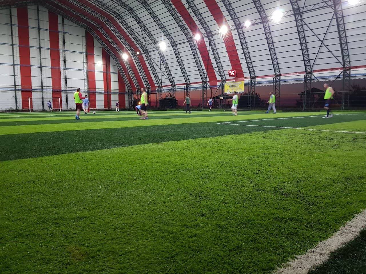 Sürmene Kapalı Halı Saha Spor Kompleksi