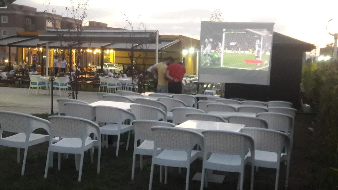 Izmit Arena Açık Halı Saha 3