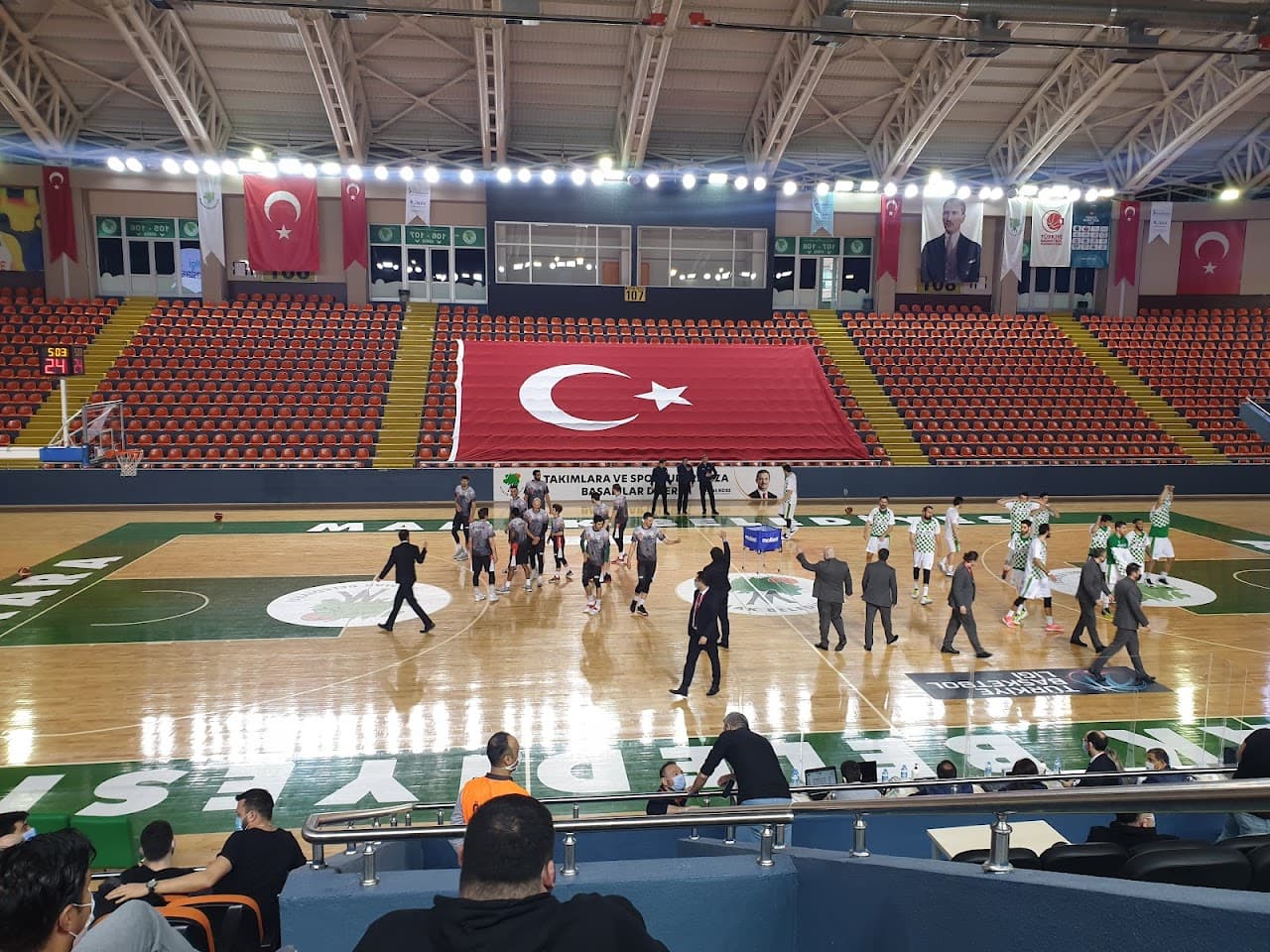 Mamak Belediyesi Hidayet Türkoğlu Spor Salonu