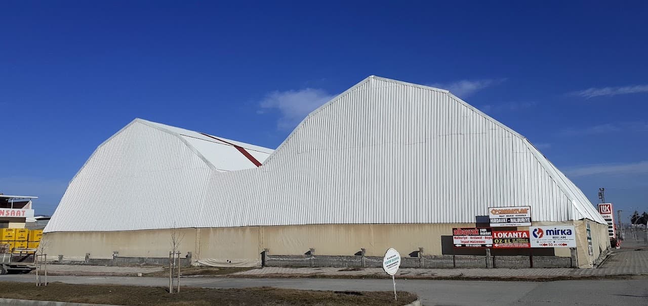 VİP ARENA KAPALI İKİZ HALI SAHALAR