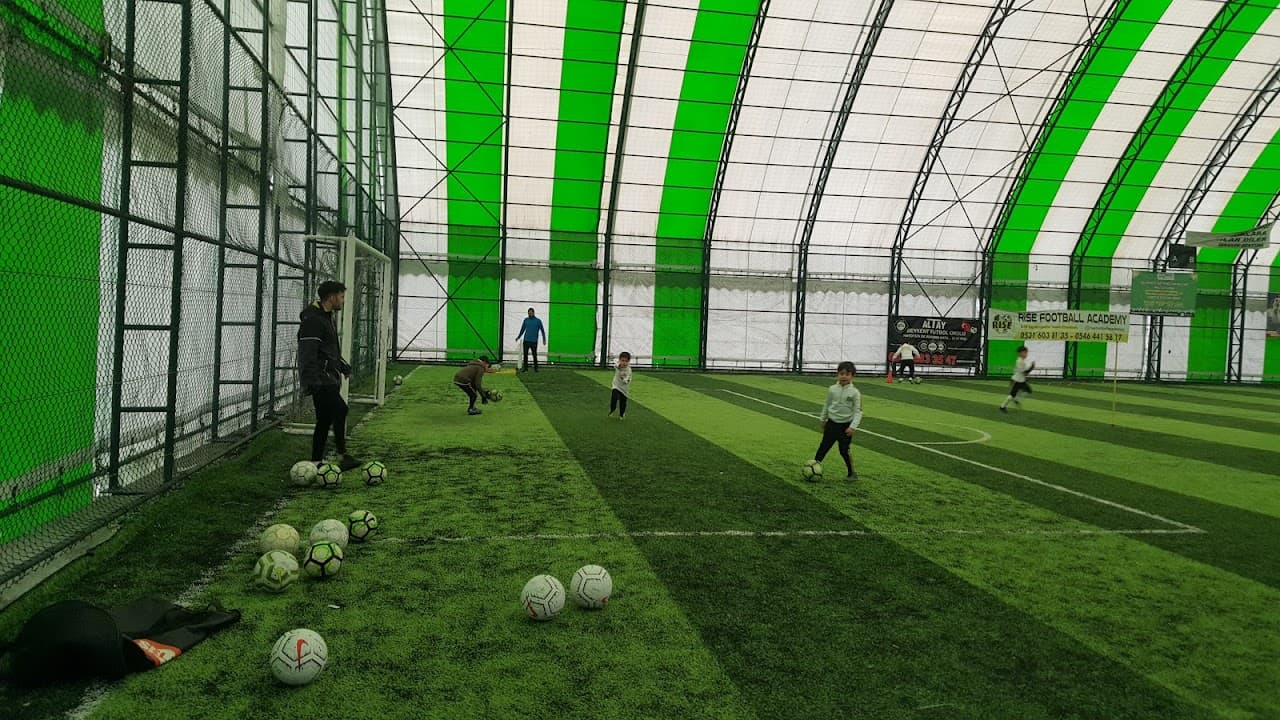 Olis Halısahaları ve Futbol Okulu
