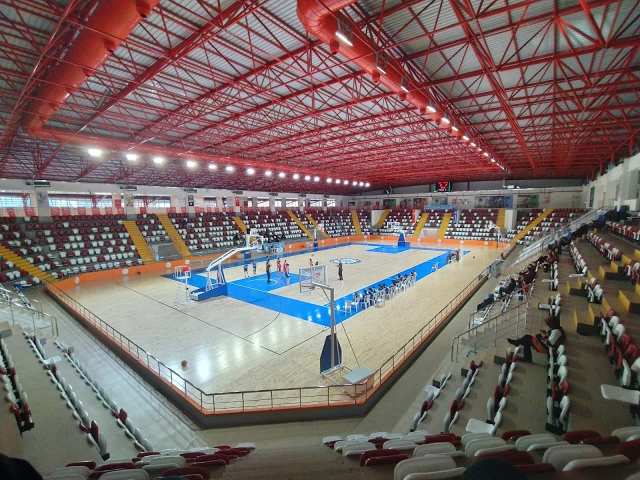 Güngören Spor Kompleksi Ve Stadı