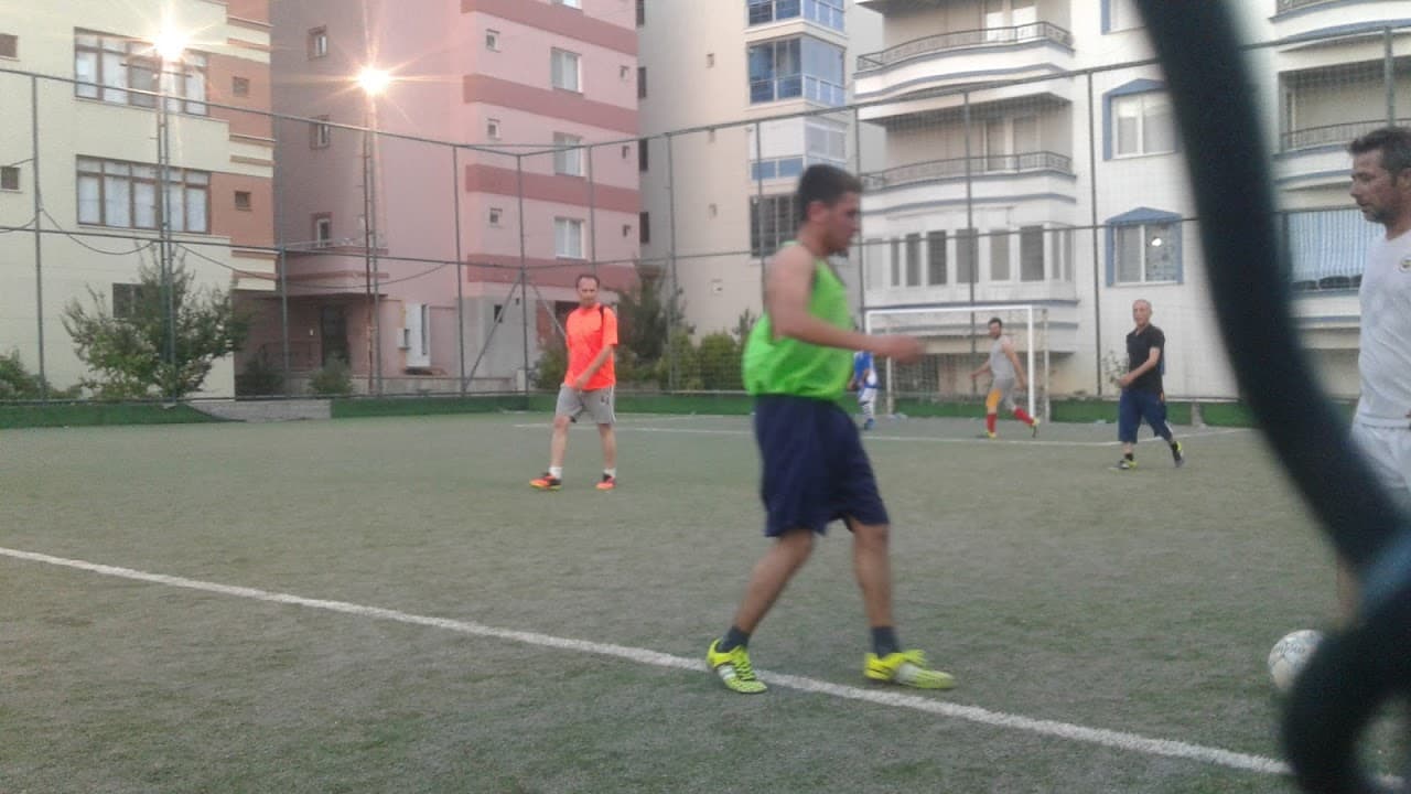 Futbol Sahası (2)