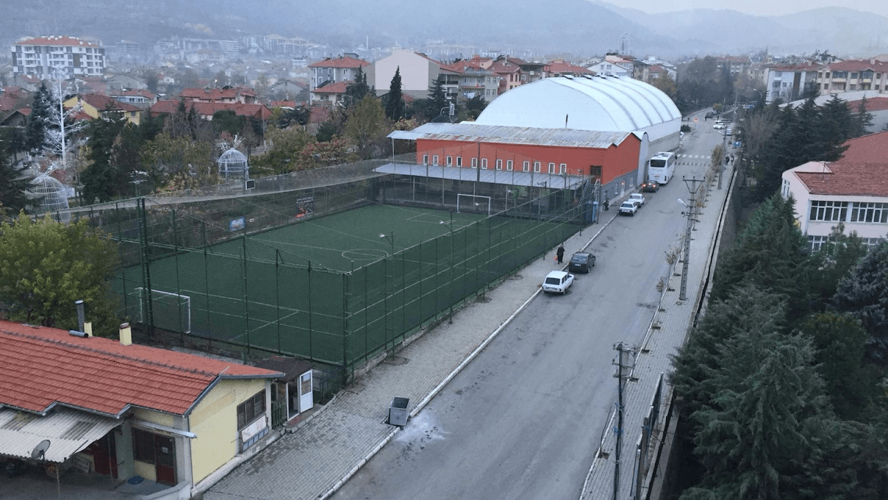 Demirköprü Halı Sahası (Kapalı-Açık)