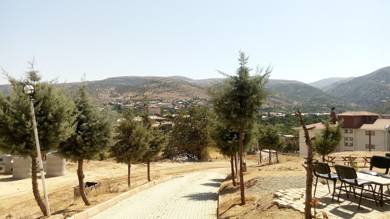 Pütürge Kaymakamlığı Halı Saha