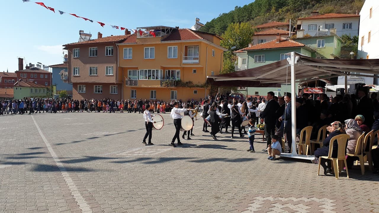 Şaphane Cumhuriyet Meydanı 5