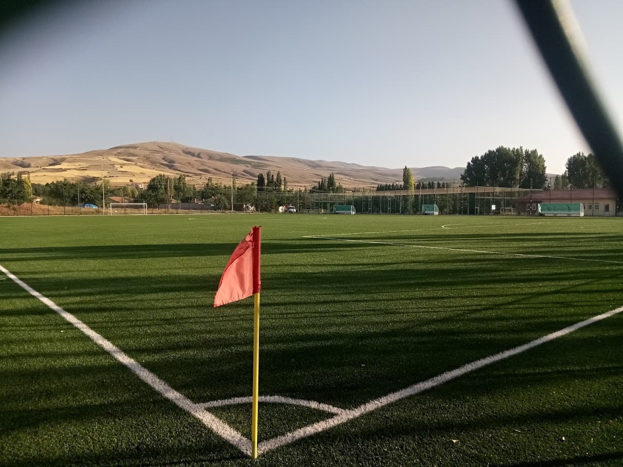Akkışla Gençlik Futbol Sahası