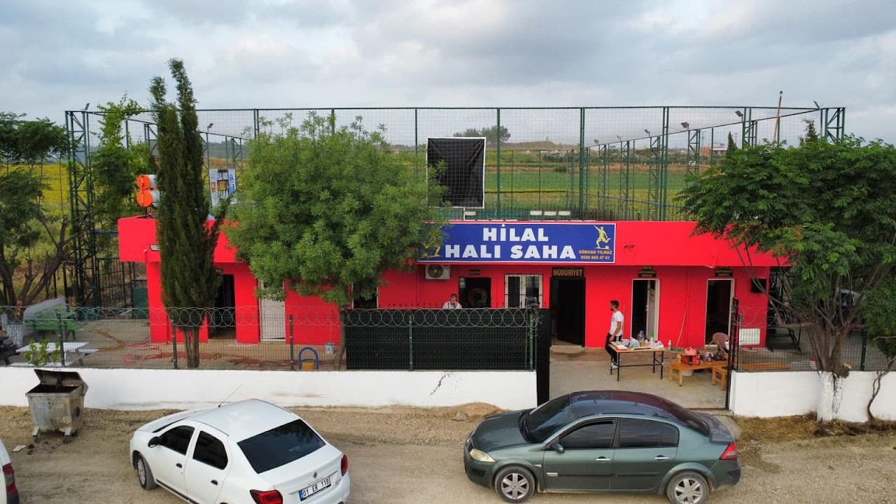 Hilal park halı saha var sistemi mevcuttur