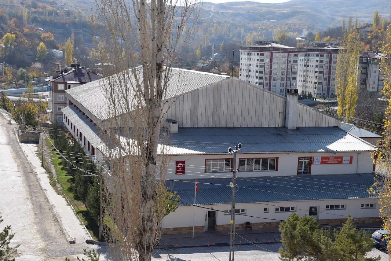 Gürün Kapalı Spor Salonu 3