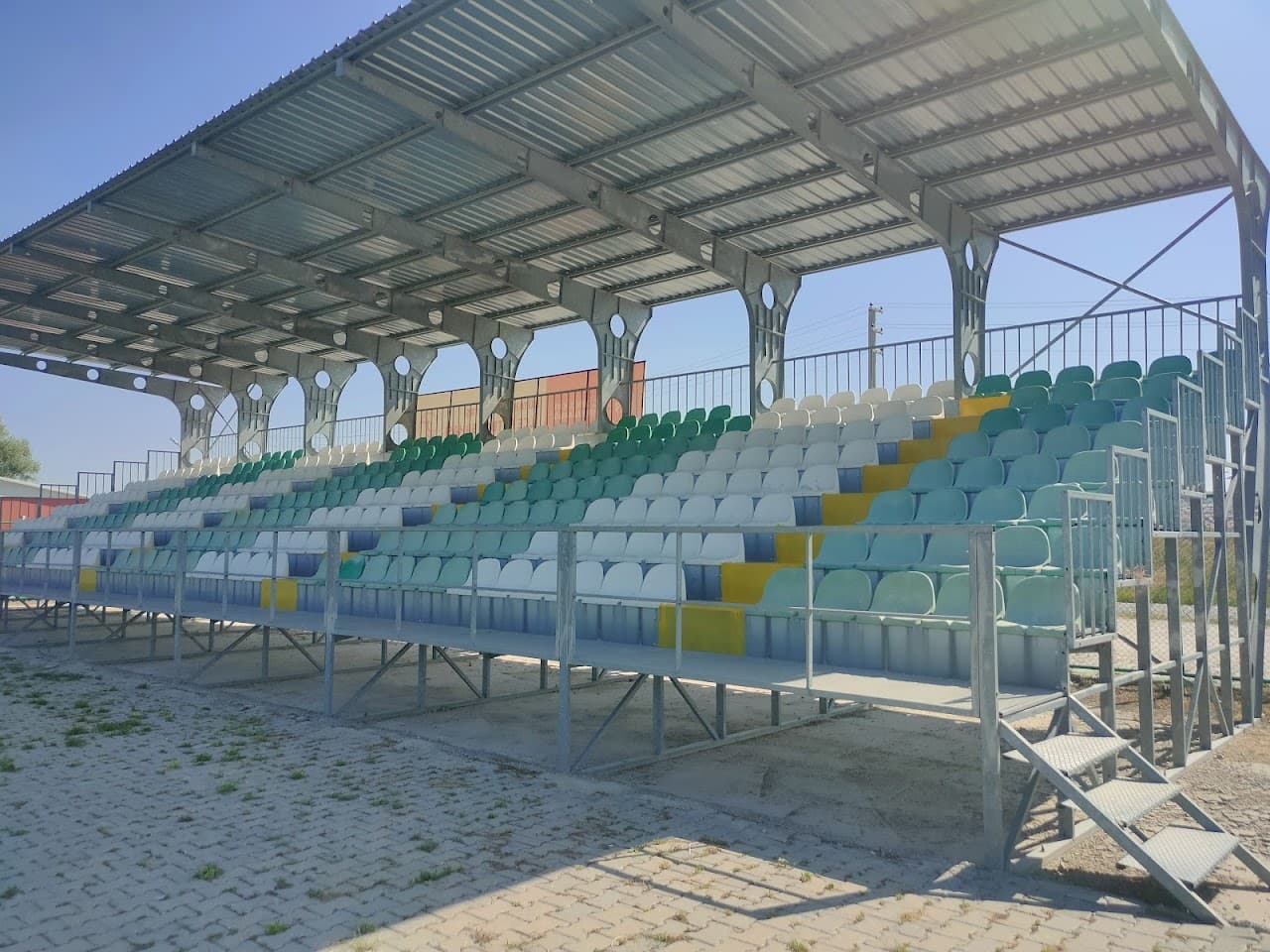 T.C. GENÇLİK VE SPOR BAKANLIĞI KÜTAHYA - ALTINTAŞ İLÇE FUTBOL SAHASI