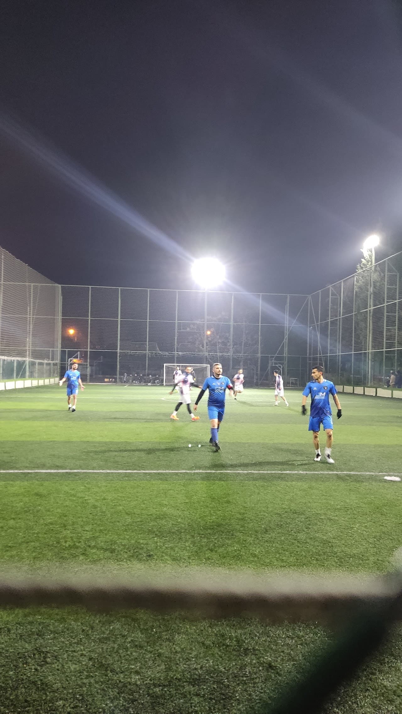 10 numara Mazhar Zorlu halı saha tesisileri