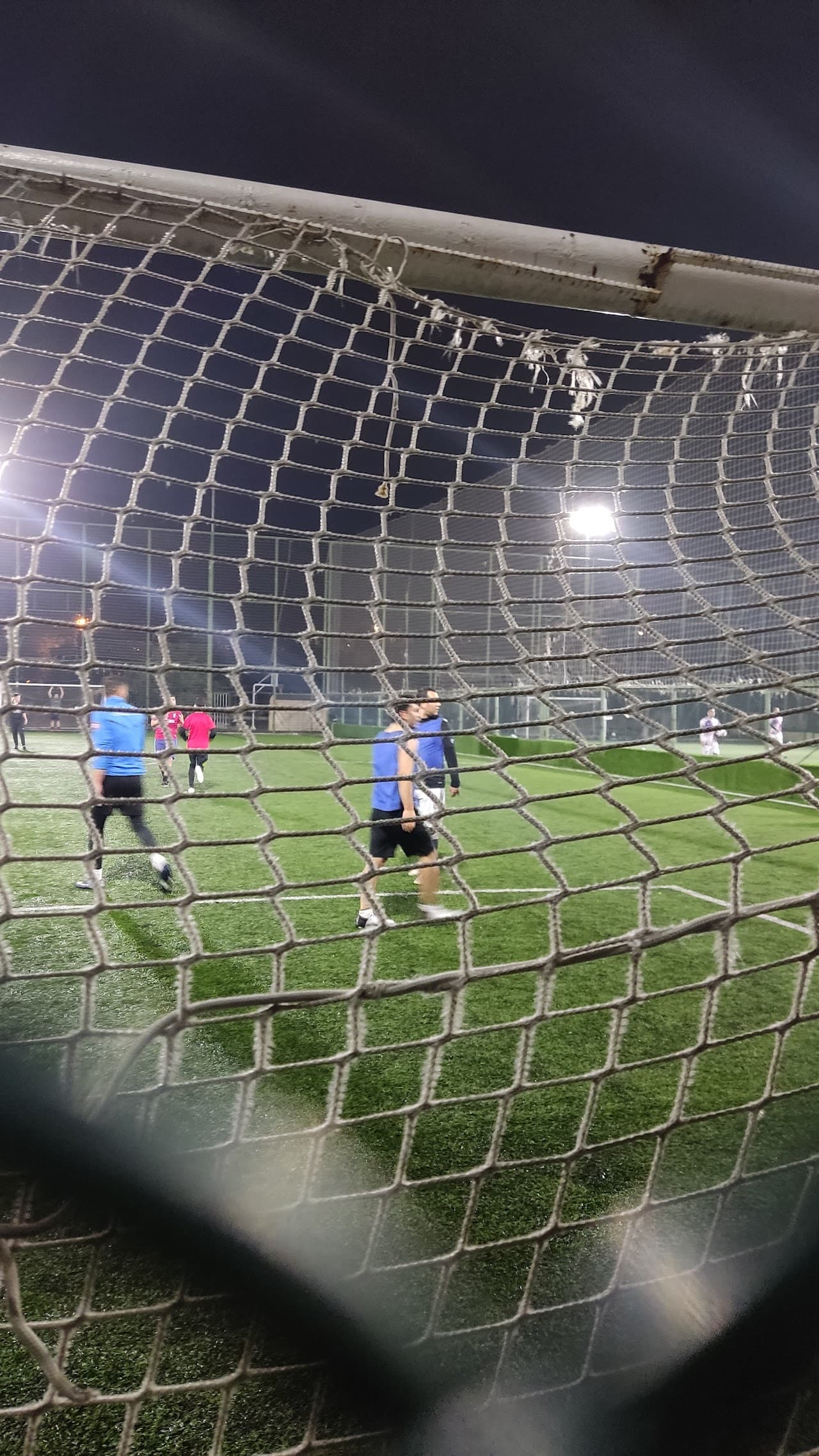 10 numara Mazhar Zorlu halı saha tesisileri 3