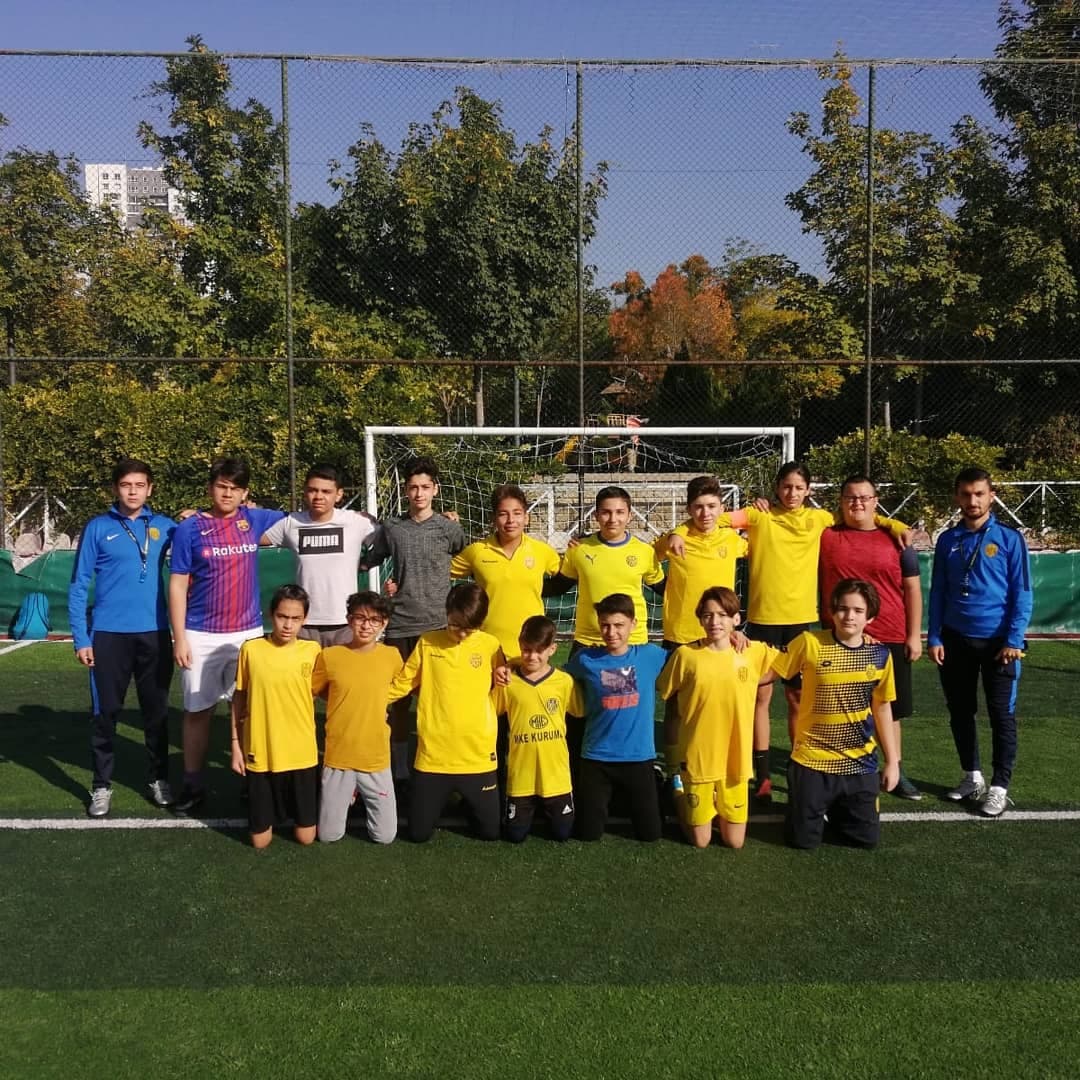 Dikmen Merkez Halı Saha 3