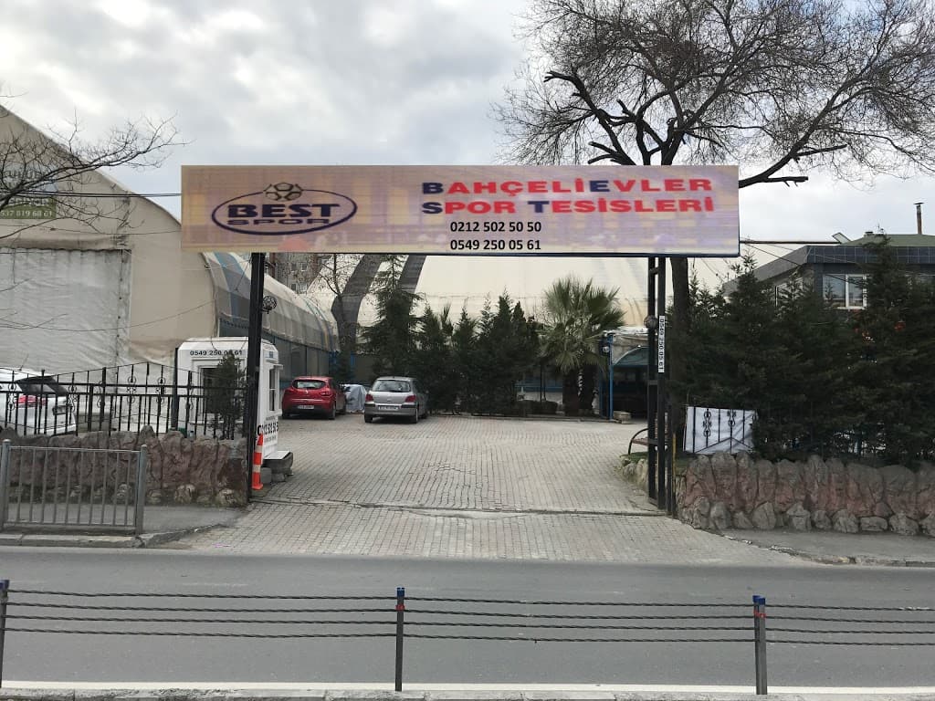 Bahçelievler Kapalı Halı Saha