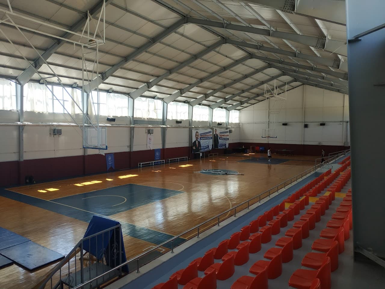 Gülnar kapalı Spor salonu