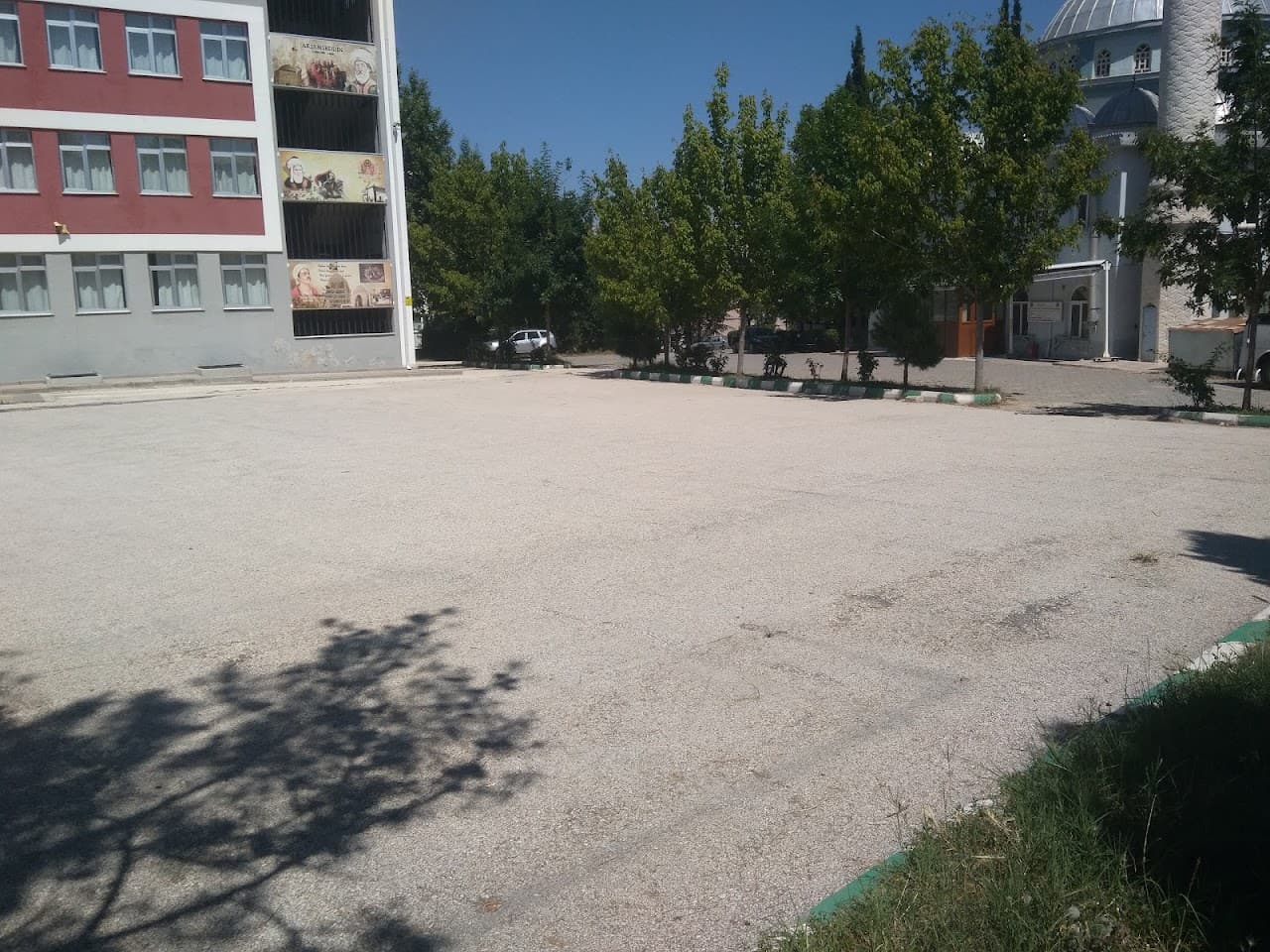 Emir Toprakçı Futbol Sahası