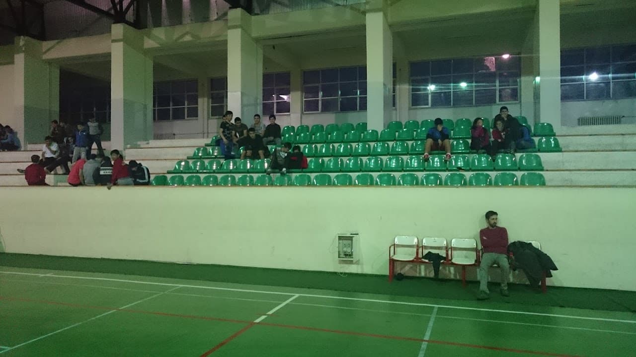 Üzümlü İlçesi Futbol Sahası