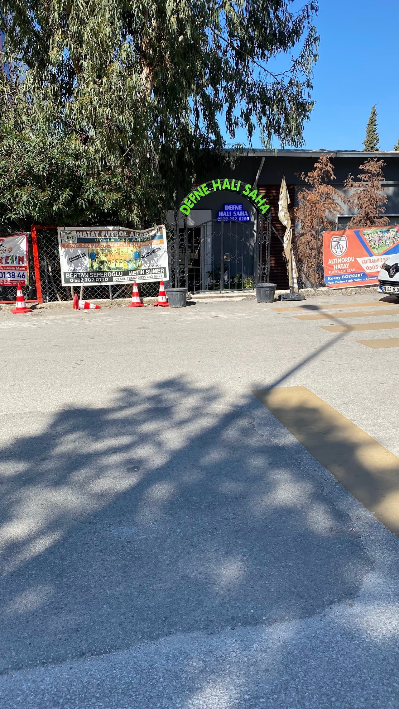 Defne Halı Saha