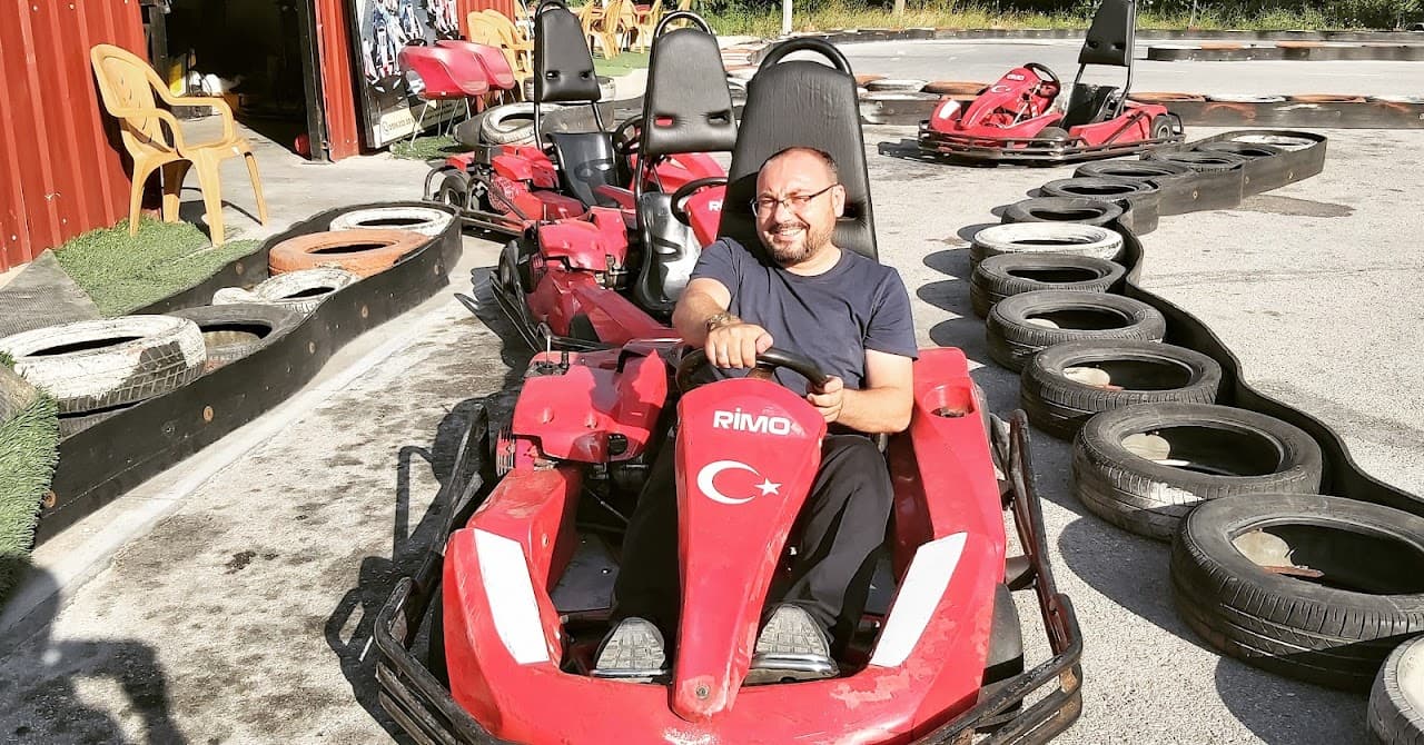 Ayyıldız Halı Saha 4