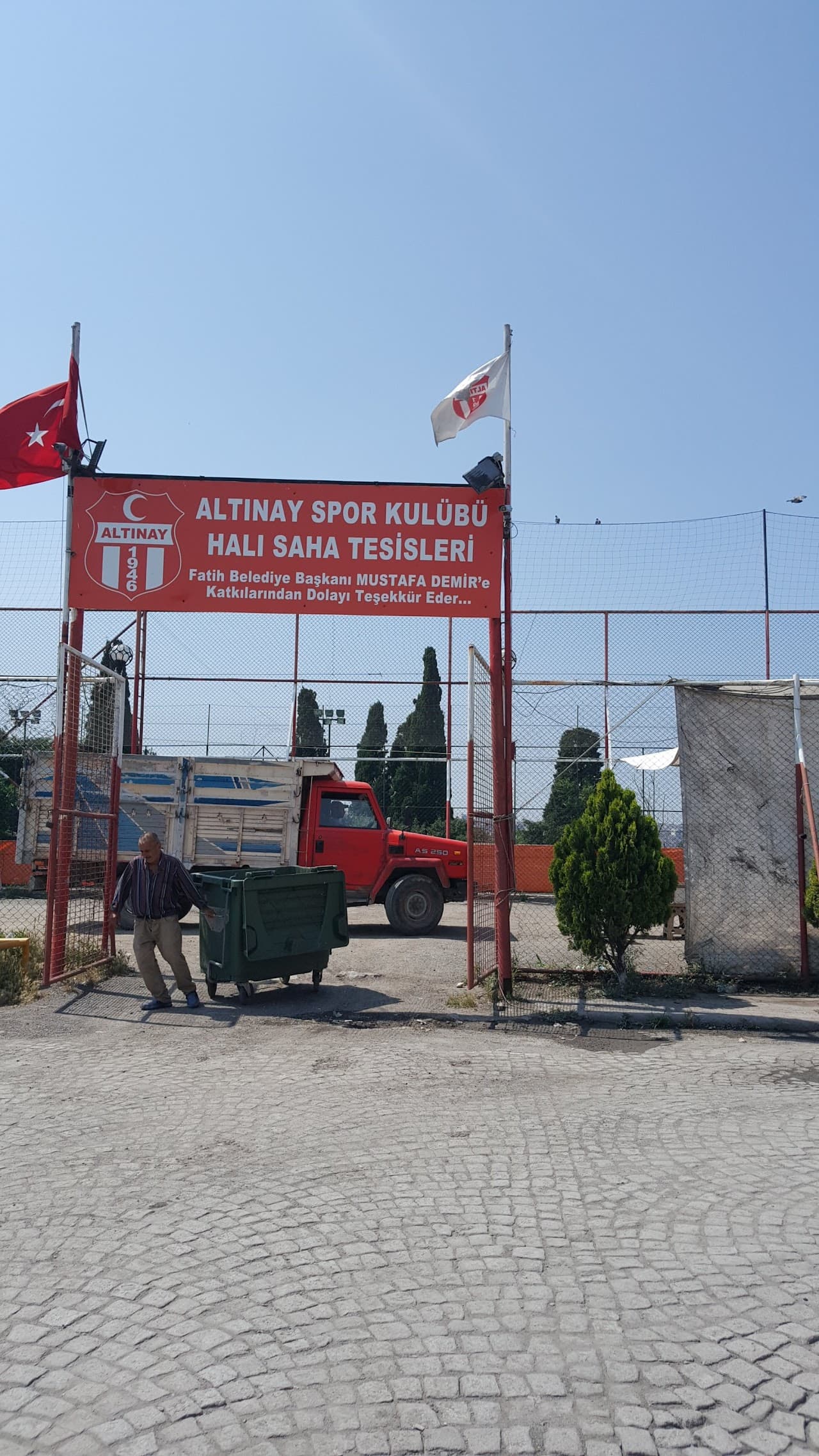 Altınay Spor Kulübü Halı Saha Tesisler