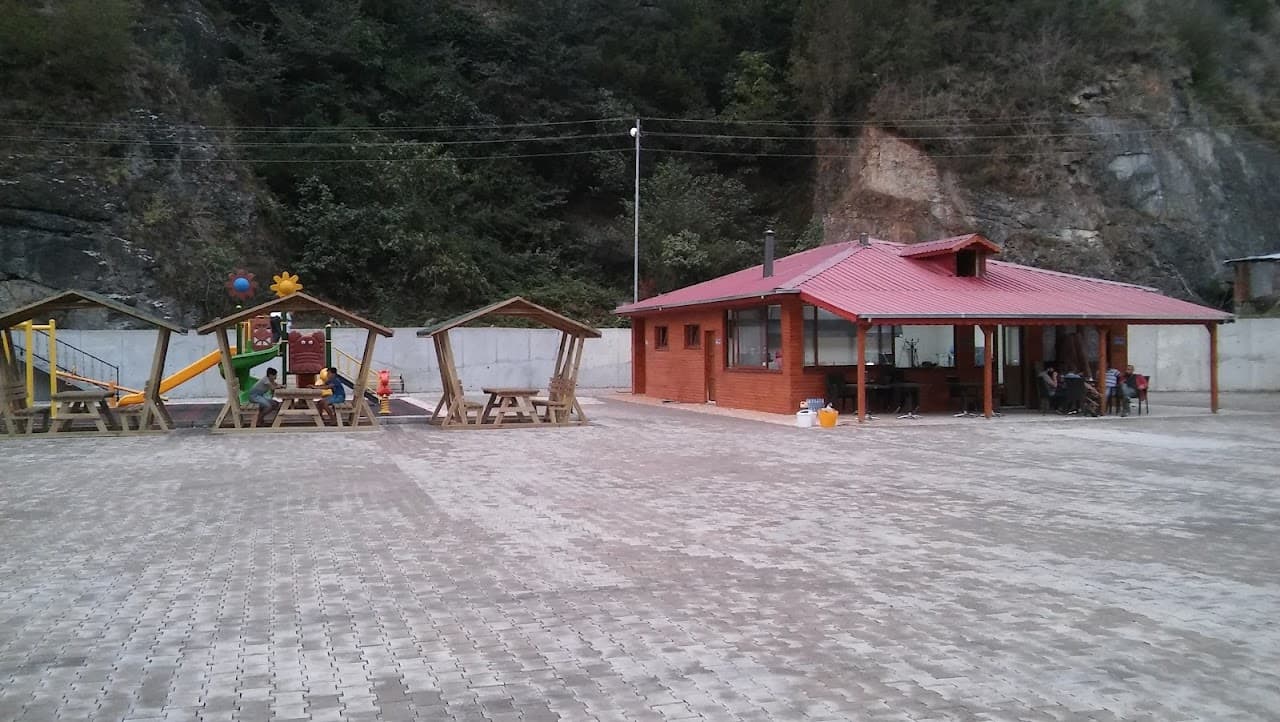 Borçka Kapali Pazar Yeri 3