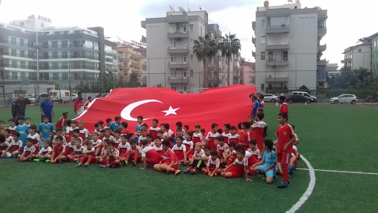 Oba Sadullahoğlu Futbol Sahası 3