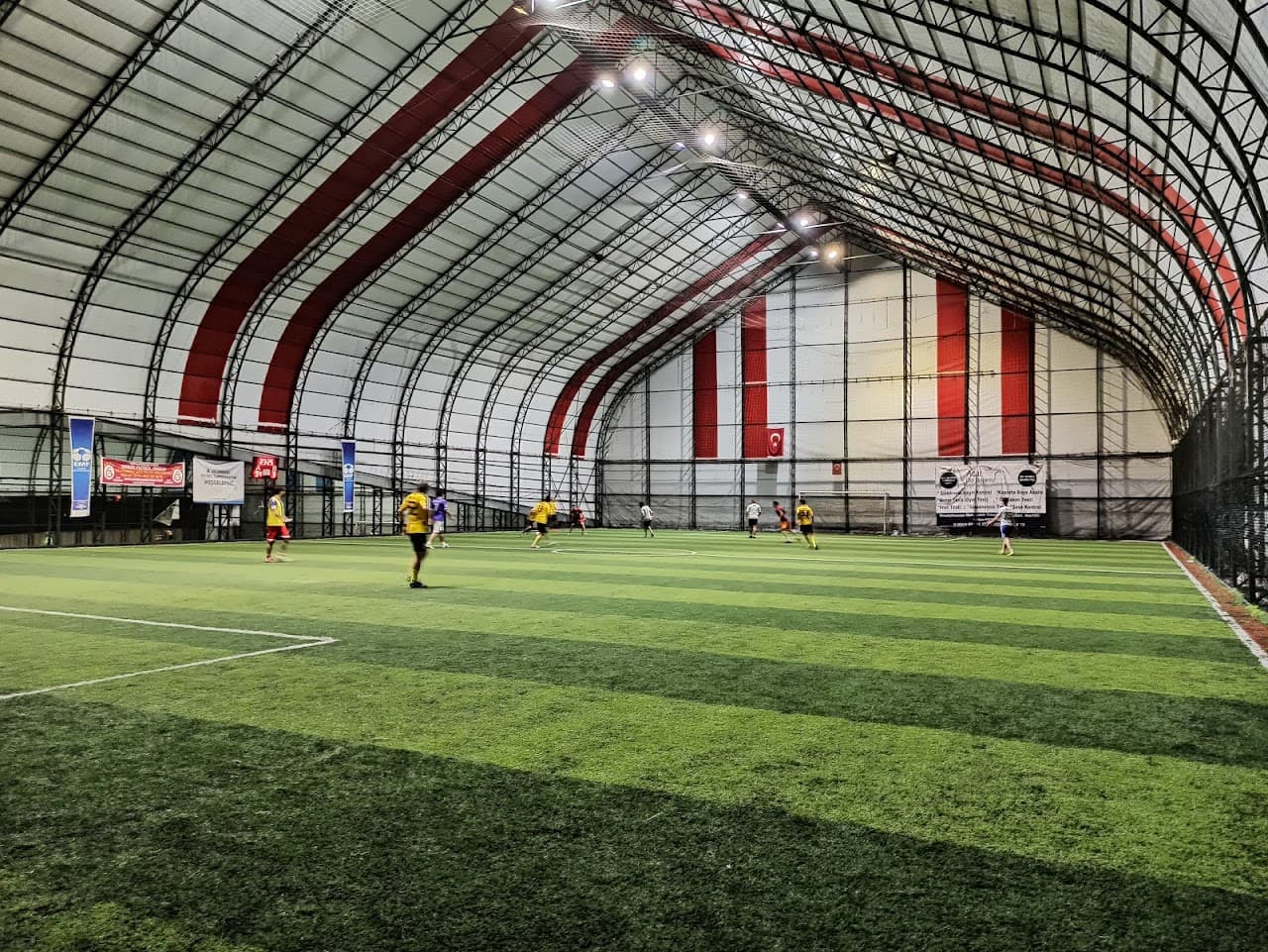 SPORTER SPOR KOMPLEKSİ(HALI SAHA)