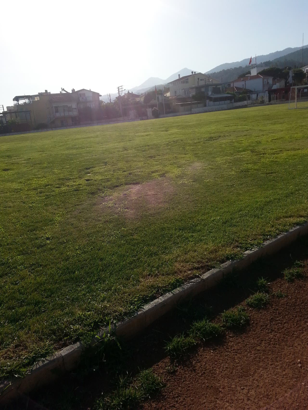 Güzelbahçe Spor Klübü Futbol Sahası 3