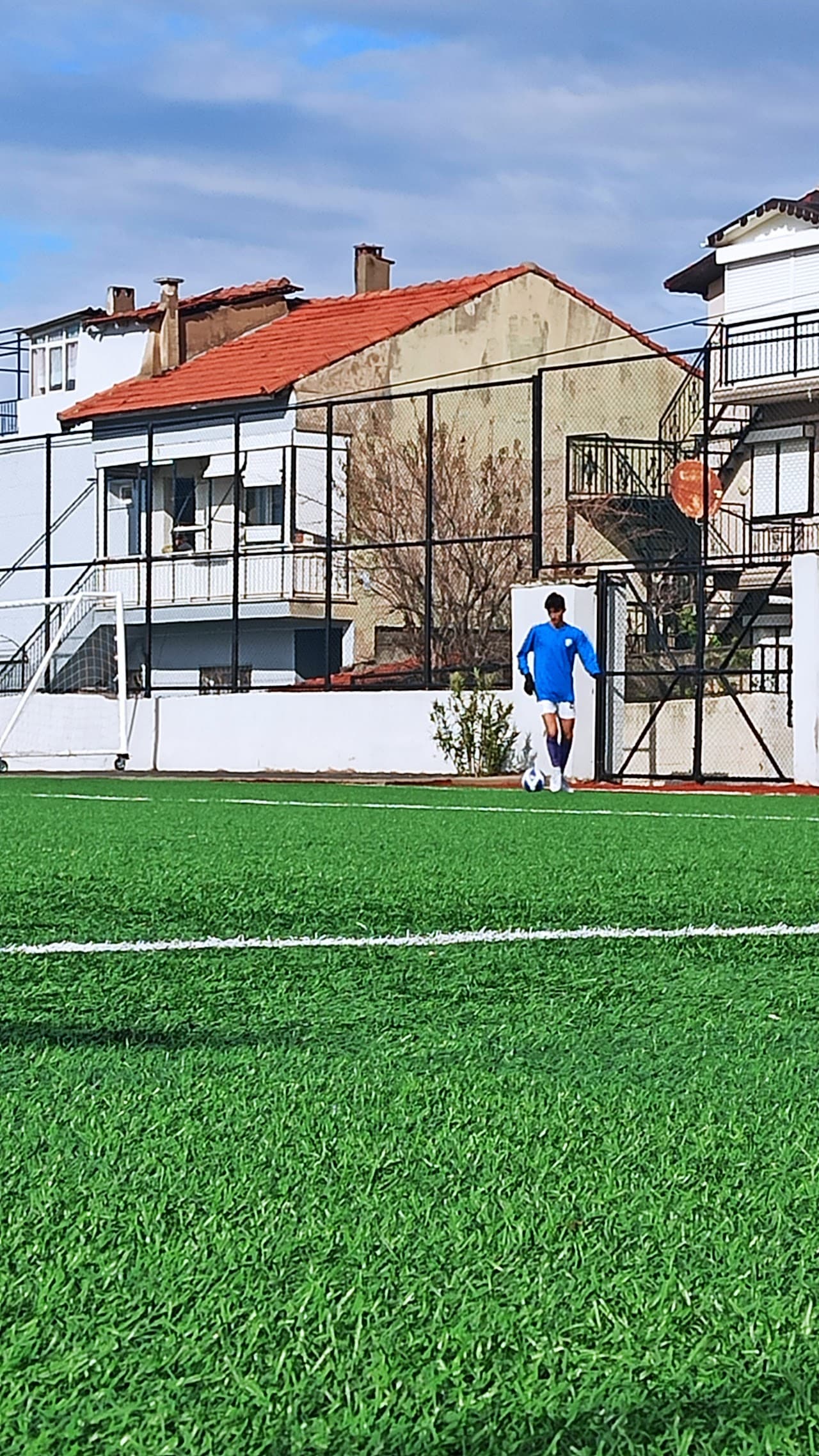 Güzelbahçe Spor Klübü Futbol Sahası 5
